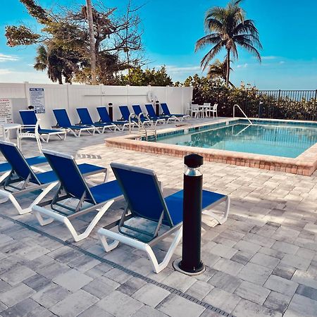 Beachfront Corner: Gulf Views, Pool, Walk Times Sq Villa Fort Myers Beach Exterior photo